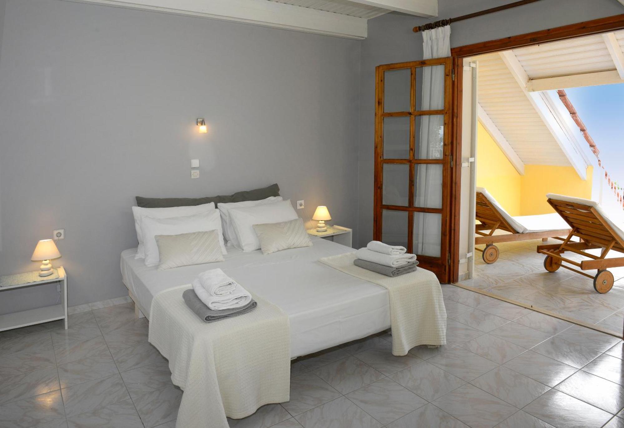 Albouro Seafront Apartments Kateleios Zewnętrze zdjęcie